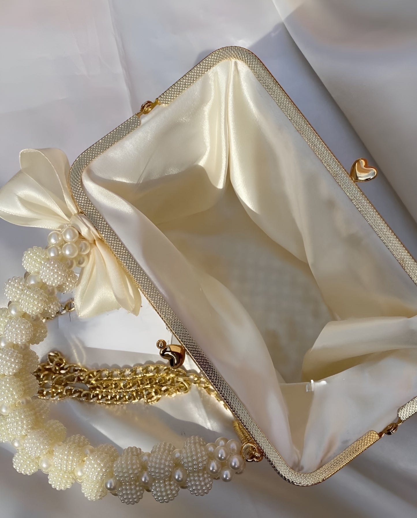 Metal Frame & Crushed Beads Bag