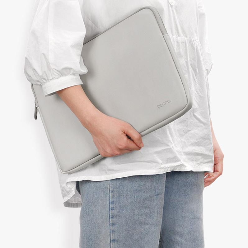 Midnight Black Pu Leather Laptop & Power Bag - 16 / 17 Inch