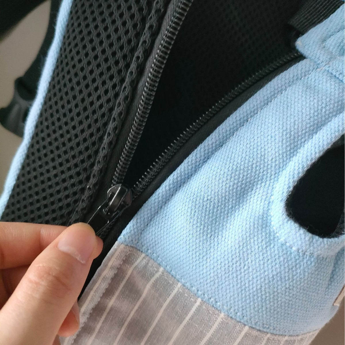 Size M Blue-Gray Patchwork Pet Backpack Dog Carrier Cat Travel Bag - Breathable, Portable & Hands-Free Four-Leg Design - The Grand Bazaar of Australia