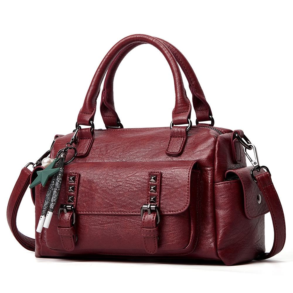 Large Capacity Crossbody Shoulder Bag in Pebbled Leather - Black