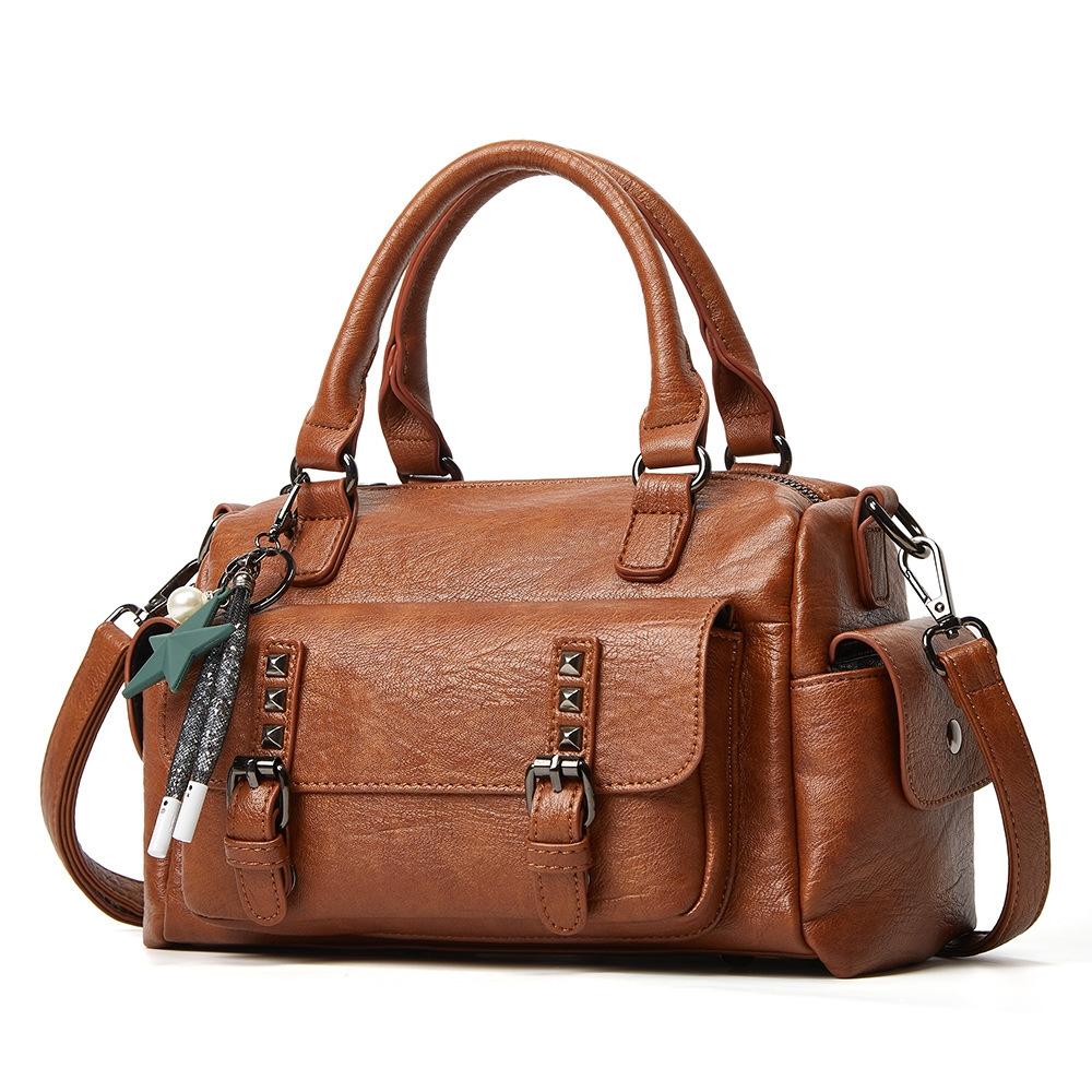 Large Capacity Crossbody Shoulder Bag in Pebbled Leather - Black