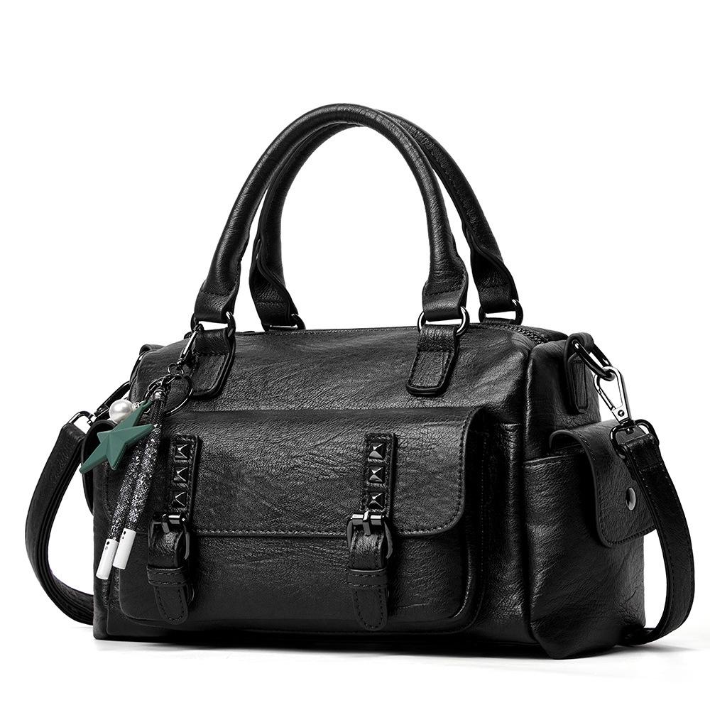 Large Capacity Crossbody Shoulder Bag in Pebbled Leather - Black