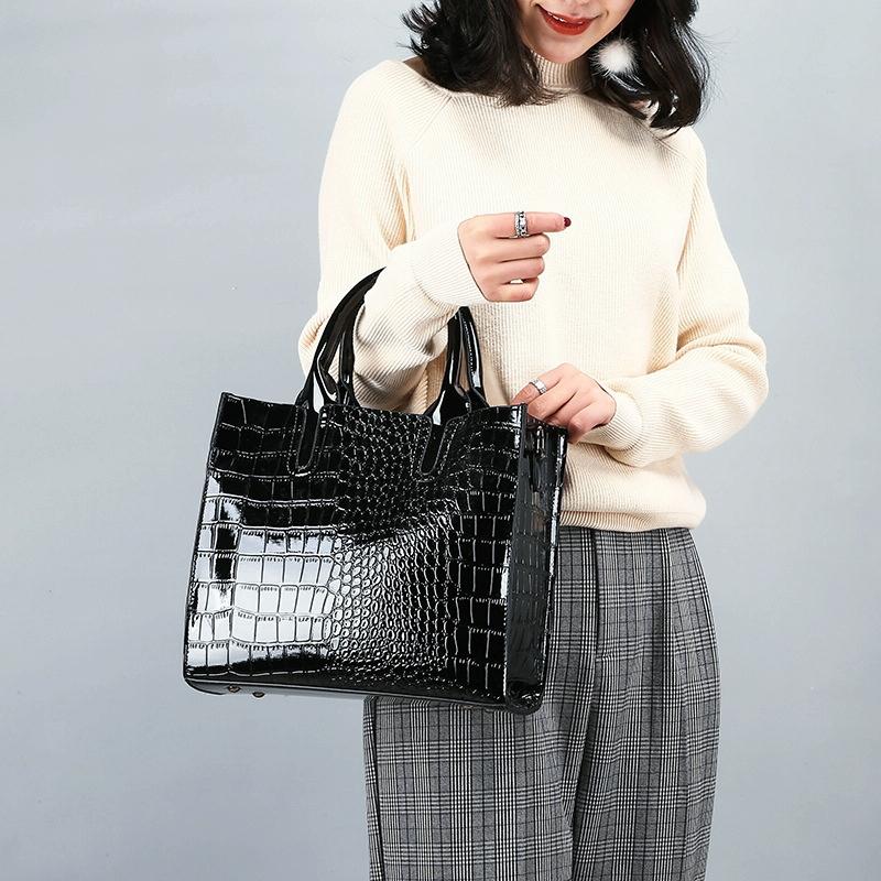 Versatile Crocodile Pattern Shoulder Bag for Women - 3-in-1 Design - Brown