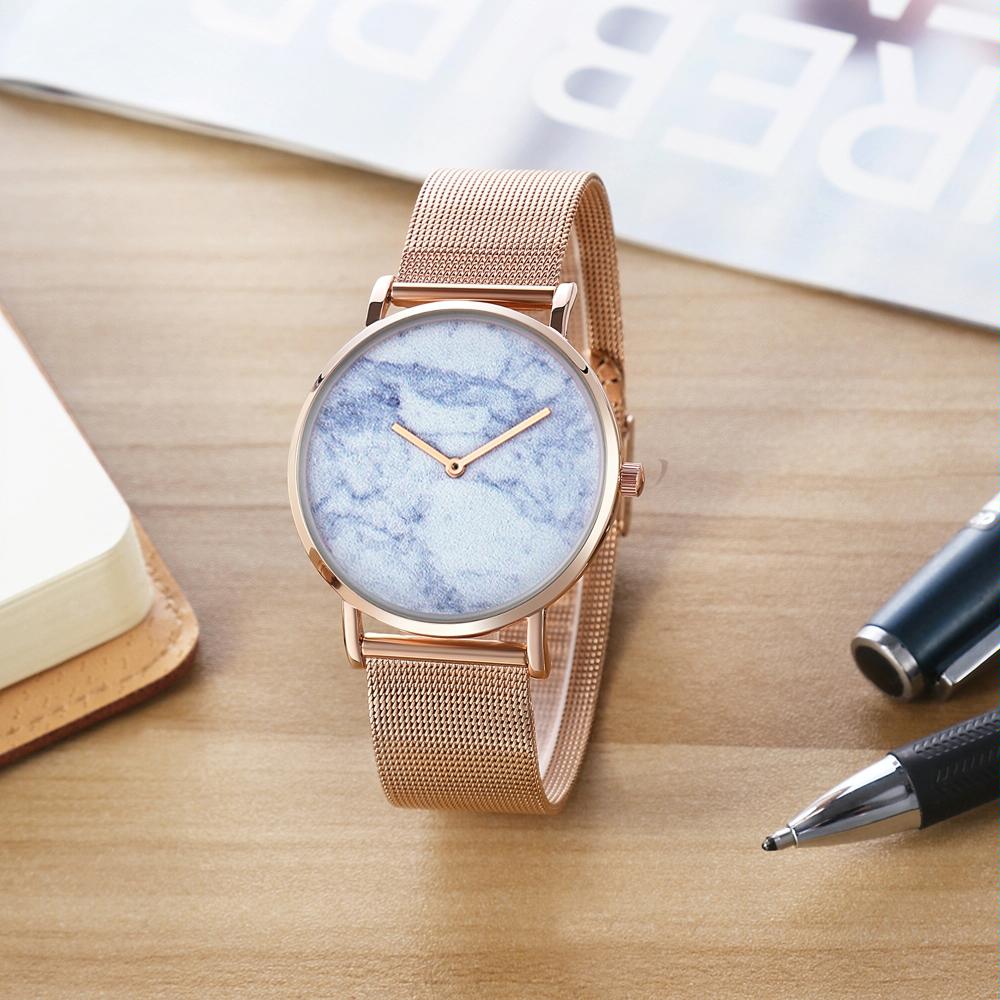 Stylish Men Quartz Watch with Gold Alloy Case and Stainless Steel Band - Round Dial - Wa0733D