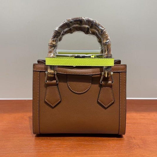 Versatile Bacchus Shoulder Bag in First Layer Cowhide - Brown