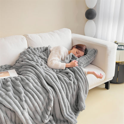 Grey plush tufted blanket - double-sided for warmth and skin-friendly comfort( 100*150cm)