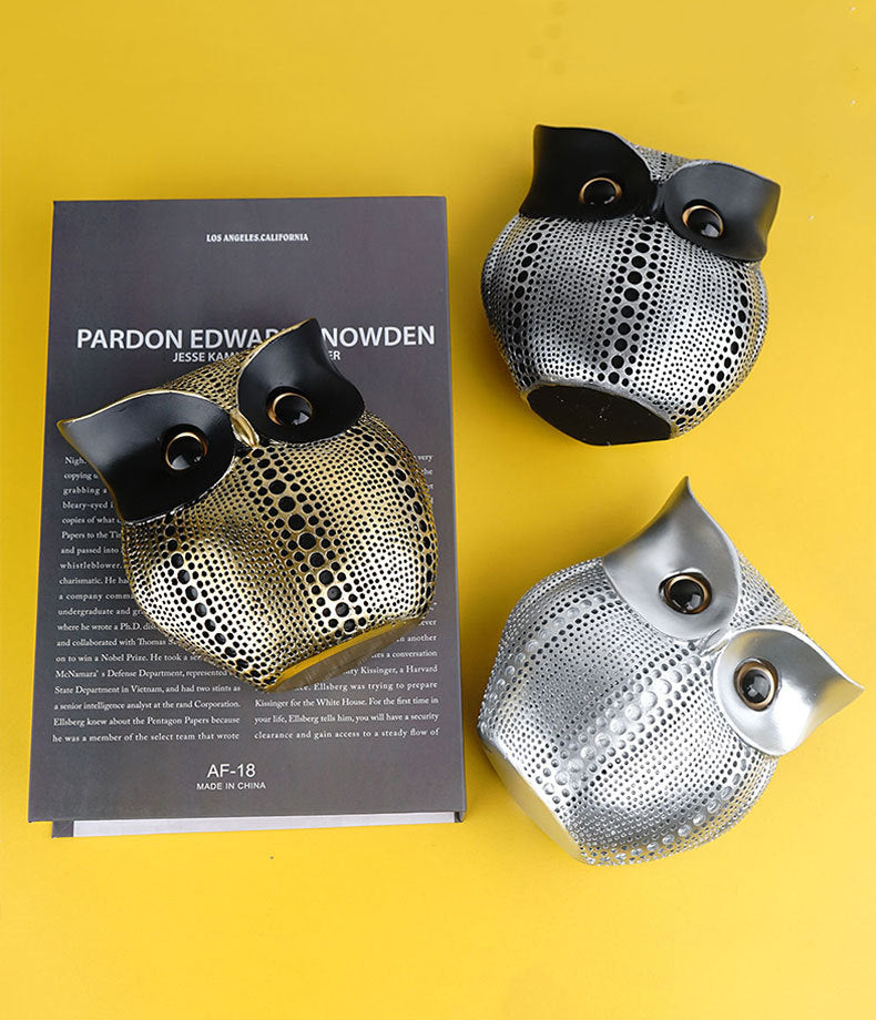 Silver resin owl statue - modern perforated design for living room TV cabinet and entryway decoration